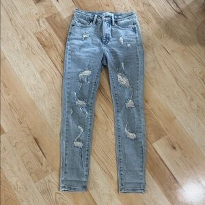 Judy Blue Light distressed skinny jeans